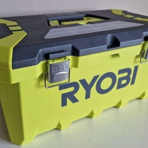 Ryobi verktøykasse ( ca 33 liter )