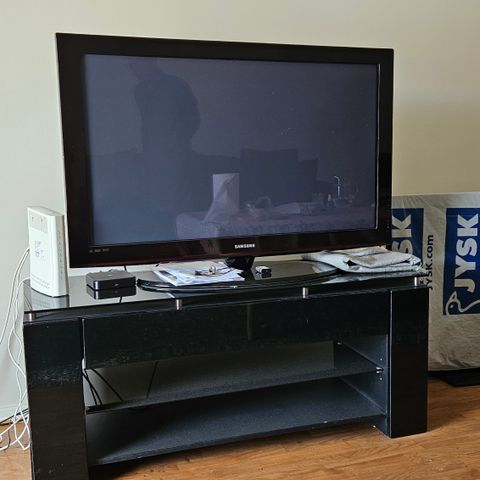 Selger 2stk tv og 1 printer