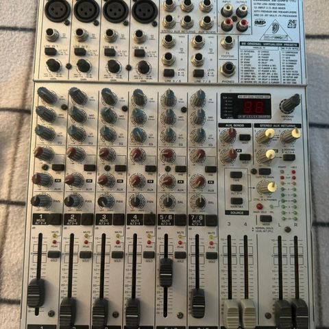 EURORACK UB1204FX-PRO