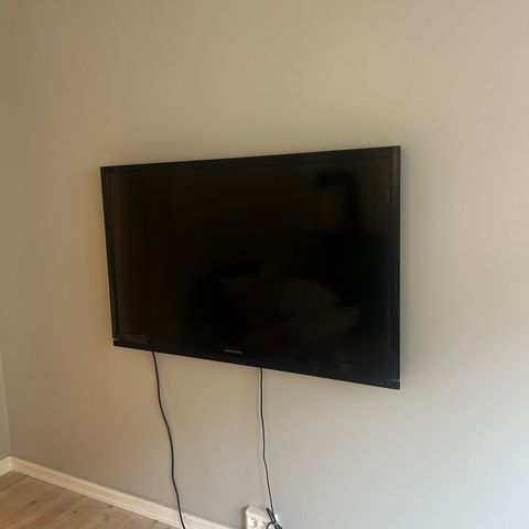 Grundig TV-skjerm. Reservert!