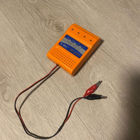 Ny pris! E-sky lipo lader 2-4S