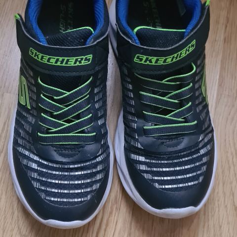 Skechers sko str 34