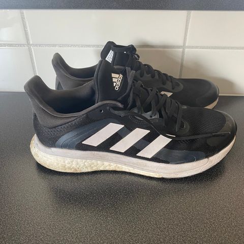 Adidas joggesko med continental såle str 43 1/3