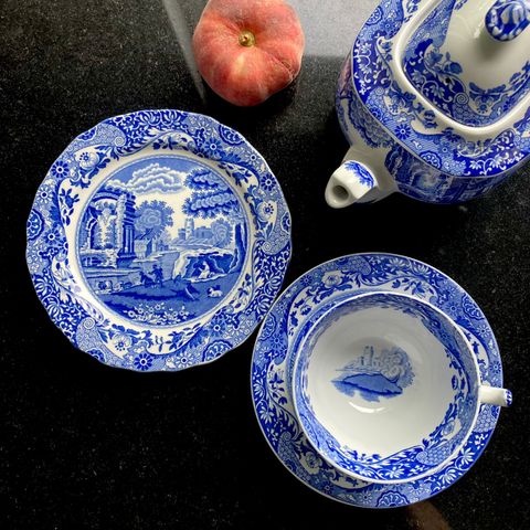 Spode Blue Italian tekopper med asjetter