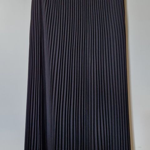 Babaton pleated skjørt