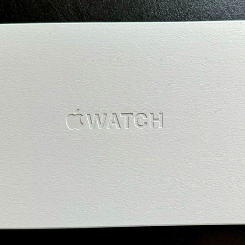 Apple Watch Ultra til salgs