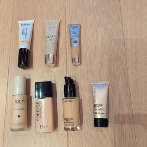 Pakke: Foundation fra Dior, Idun, IT cosmetics, Isadora, Mac, BareMinerals osv