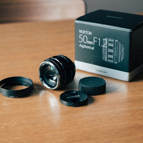 Voigtländer VM 50mm f/1,2 Nokton Aspherical svart til Leica M