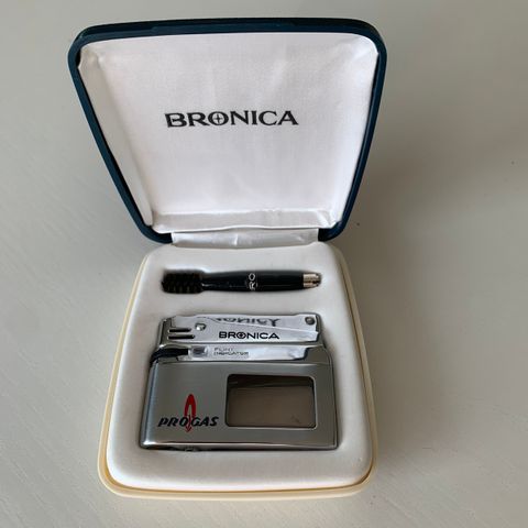 Bronica lighter. RESERVERT