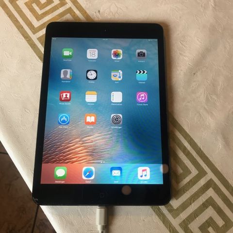 iPad mini 32GB litt knust