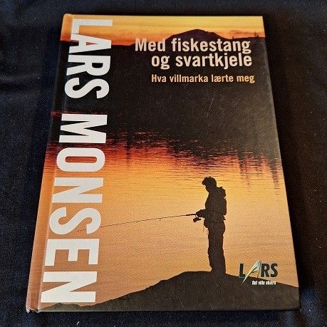 Med fiskestang og svartkjele – Lars Monsen