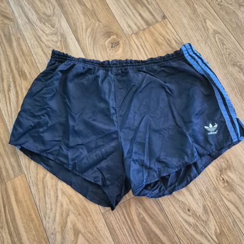 Adidas vintage nylonshorts d8