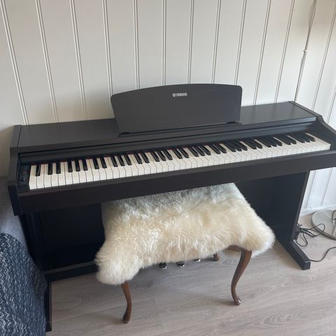 Yamaha YDP-131. Digital piano!