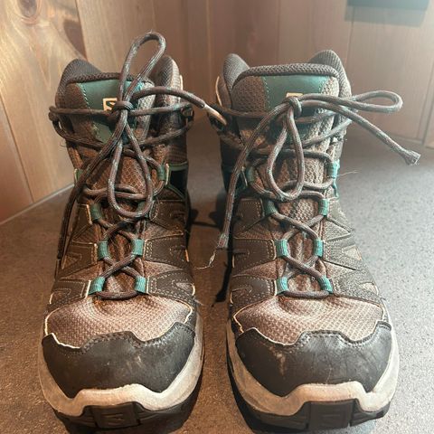 Salomon tursko med goretex str 40 2/3