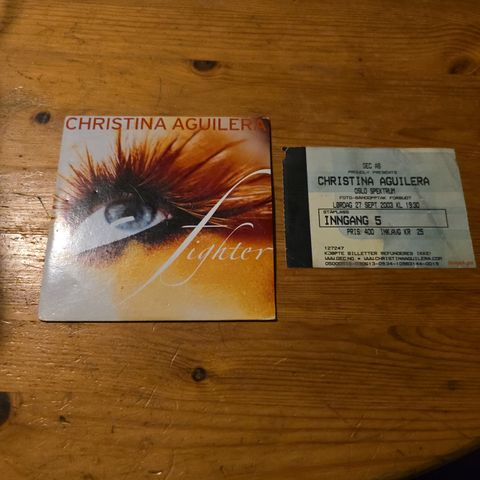 Konsert CD fra Christina Aguilera med konsertbilett