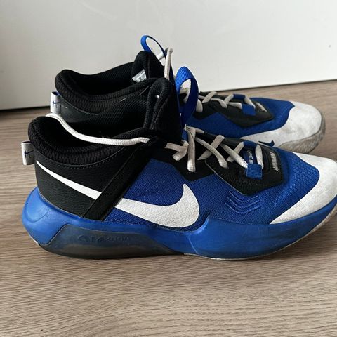 Nike Zoom Crossover str 38.5. Kostet 949 kr