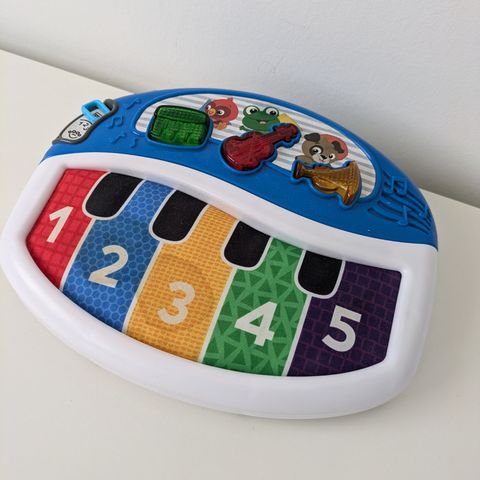 Baby Einstein piano, språk; En, Es, Fr