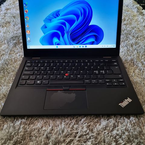 Velholdt Lenovo ThinkPad L380, i3-8130U 2,2 GHz(3,4 max), 256GB SSD, 16GB DDR4