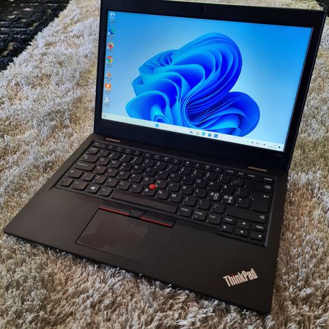 Velholdt Lenovo ThinkPad L380, i3-8130U 2,2 GHz(3,4 max), 256GB SSD, 16GB DDR4