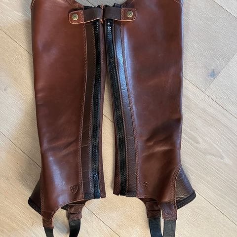 ARIAT Concorde Chaps nypris 1500,-