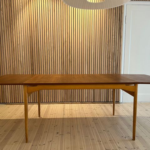 Spisebord i teak Dansk design