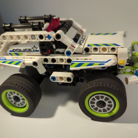 Lego Technic Police Interceptor 42047