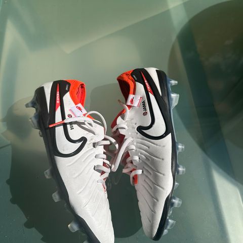 Nike Tiempo