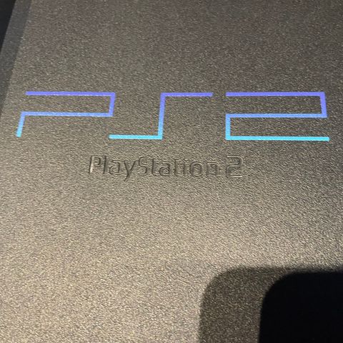 PlayStation 2 + 10 Spill.