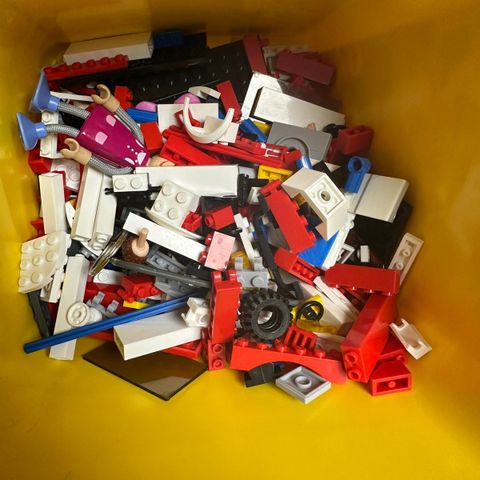 1 boks Lego selges