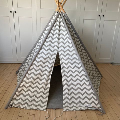 Tipi telt Alice & Fox grå og hvitstripet