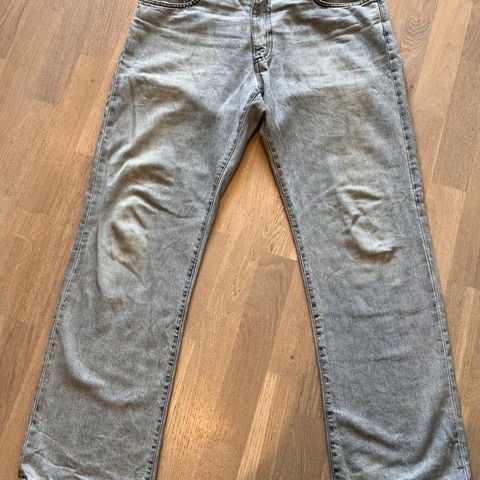 Pent brukt Marlboro Classics jeans str 36/32 selges