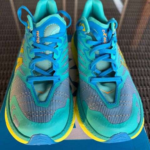 Hoka tecton x2