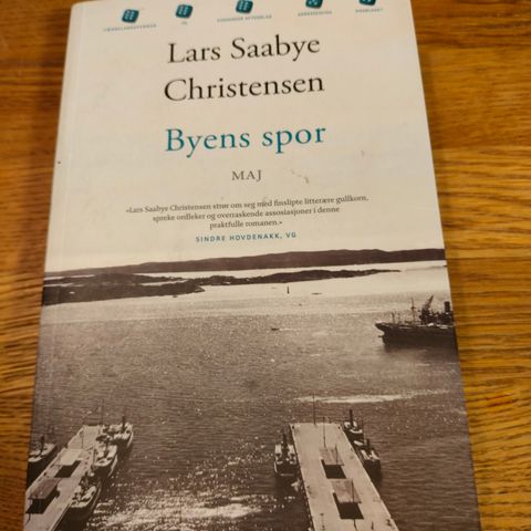 Lars Saabye: "Byens spor."