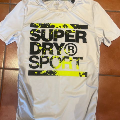 Superdry t skjorte