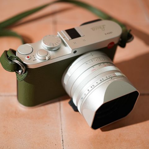 Leica kamera Q Khaki Limited Edition