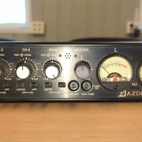 4 kanals bærbar mixer: Azden fmx 42