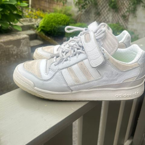 Adidas forum low