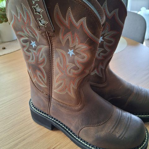 Ariat Probaby