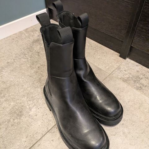 Chelsea boots