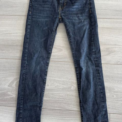 Levis 519 extreme skinny, str 12 år