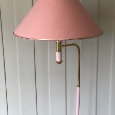 Rosa drøm-vintage lampe fra lymax skikkelig 80’s vibe