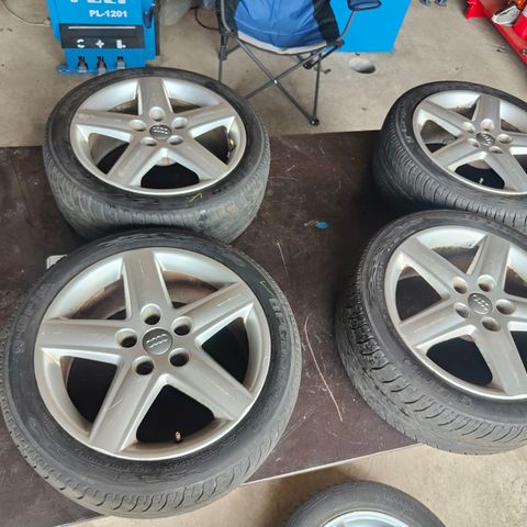 5x112 R17 Audi Dekk og felger