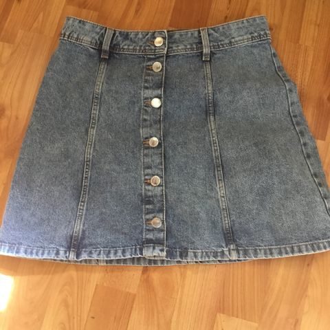 Stilig kort denim skjørt