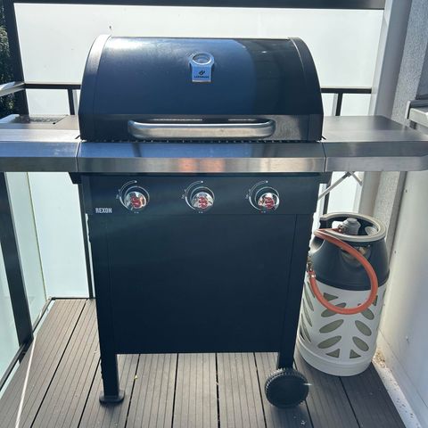 Landmann gassgrill med trekk og gassbeholder