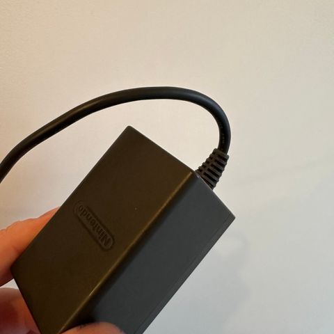 Nintendo Switch. Ladekabel. AC. Strømadapter. Strømkabel. Original.