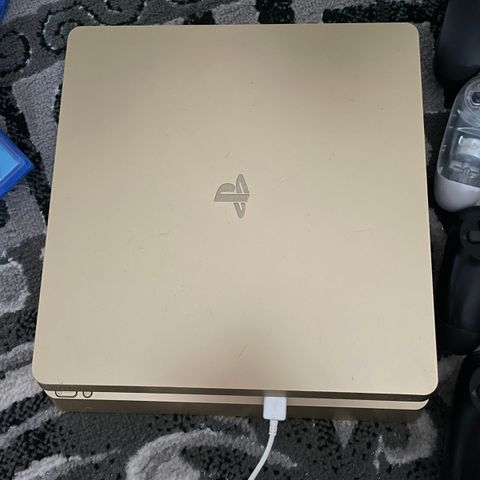 PS4 SLIM LIMITED EDITION GOLD