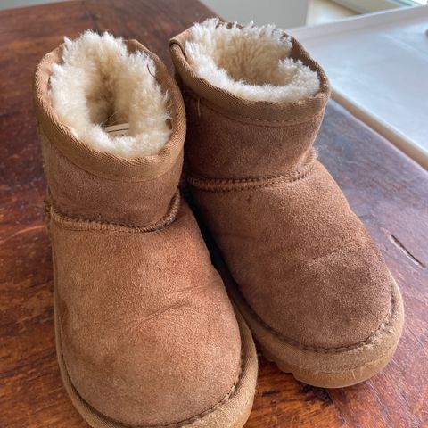 Uggs str 25 til barn