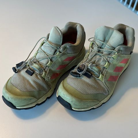 Adidas Terrex Gore tex joggesko tursko fritidssko overgangssko barnesko str. 33