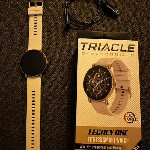 Triacle Synchronized fitness smart klokke. Brukt en uke