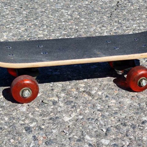 Mini skateboard til minstemann